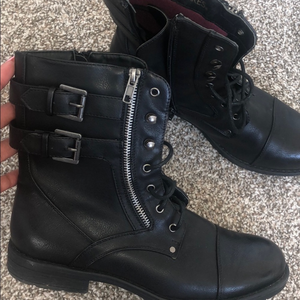 WINTER COMBAT BOOTS